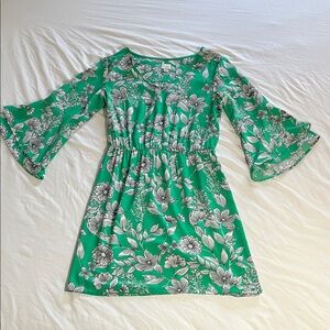 a new day Green, White and Black Floral v-neck Dress with bell sleeves. Small.